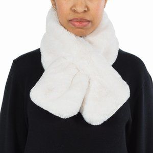 NEW Luxurious White Faux Fur Pull Through Scarf